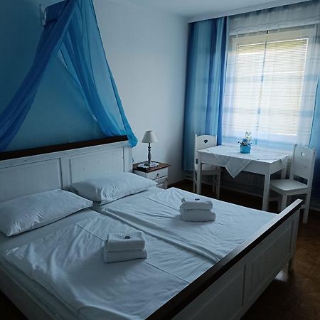 Pension Eder Bruck an der Leitha Esterno foto