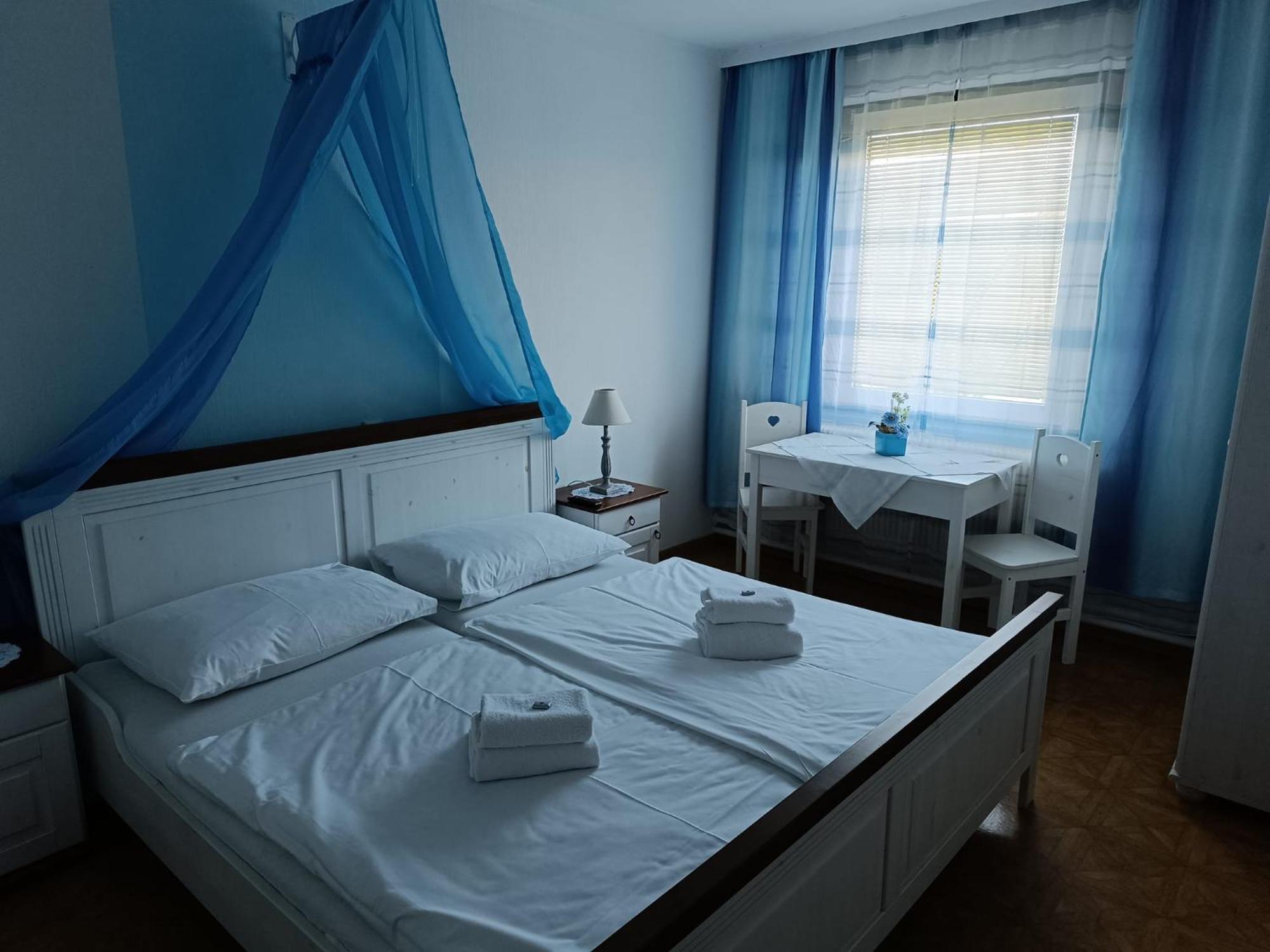 Pension Eder Bruck an der Leitha Esterno foto